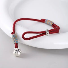 Bracelet en argent sterling avec cordon rouge et breloque kaki porte-bonheur