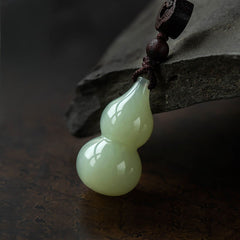 Lucky Jade Gourd Talisman - Sandalwood Car Keychain