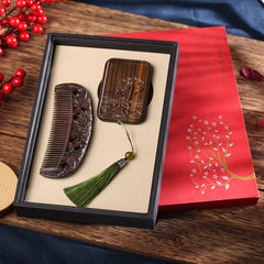 Peigne apaisant gravé en bois de santal vert naturel, bois de rose, fleur de lotus, papillon paon