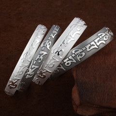 Bracelet de prière et de méditation tibétain en cuivre blanc sanskrit