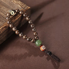 Porte-clés en jade Hetian naturel et bois d'agar de Brunei, orné d'un animal du zodiaque et d'un Bouddha gardien